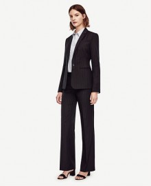 Ann Taylor: 30% Off Full Price Suits & Blouses