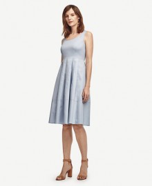 Ann Taylor: 40% Off Full-Price Dress & Tops