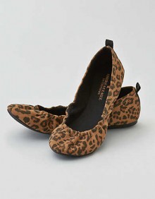 American Eagle: 40-50% off AEO shoes American Eagle: 40-50% off AEO shoes