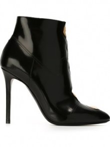 Farfetch: Up to 70% Off + Extra 20% Off Selected Brands Farfetch: Up to 70% Off + Extra 20% Off Selected Brands