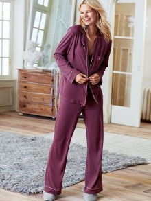 Victoria’s Secret: Up to 40% Off Select Sleepwear Victoria’s Secret: Up to 40% Off Select Sleepwear