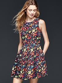 Gap: 30% Off Purchase & 75% Off Sale