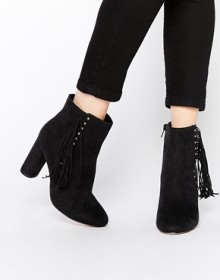 ASOS: Up to 60% off Shoes & Accessories‏