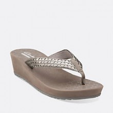 Clarks: Women’s Sale Shoes Starting At $39.95