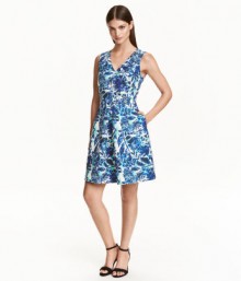 H&M: 30-50% Off Dresses Today