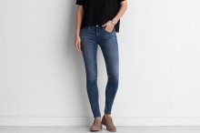American Eagle: Up to 35% off Jeans
